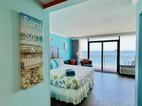 *ROMANTIC GETAWAY*KING*Reno*Pools*Lazy River*Hot Tubs*A102